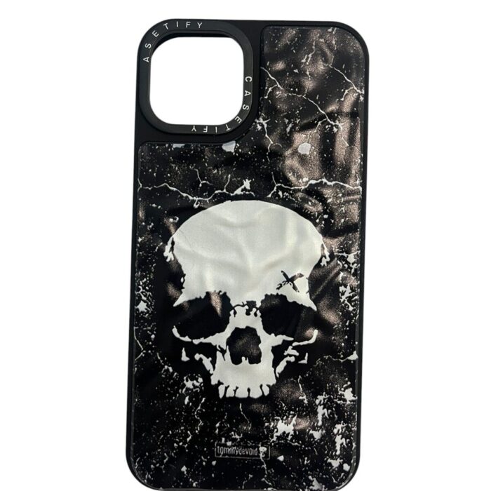 İPhone 14 Siyah Kuru Kafa Baskılı Kabartmalı Kılıf