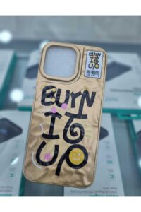 iPhone 15 Pro Max Baskılı Kabartmalı Gold Sert Kapak